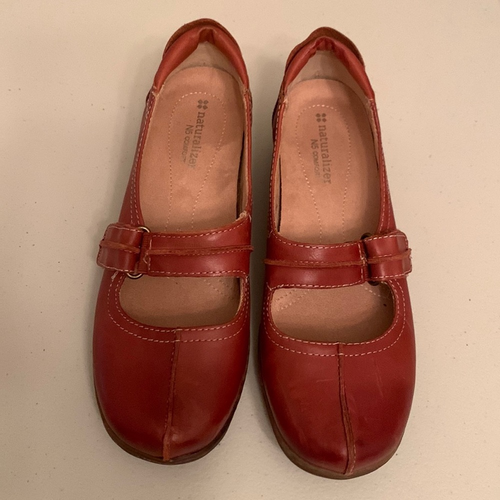 Naturalizer leather shoes